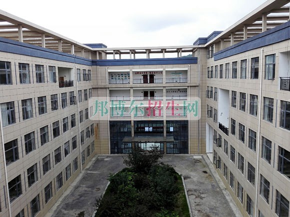 貴州商業(yè)高等?？茖W(xué)校學(xué)費(fèi)