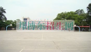 瀘縣建筑職業(yè)中專學(xué)校2016年報(bào)名條件、招生對(duì)象