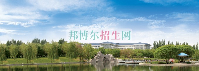 新疆財(cái)經(jīng)大學(xué)招生辦聯(lián)系電話(huà)