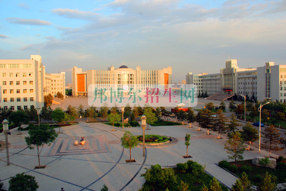 包頭職業(yè)技術學院?？圃盒閹讓? width=