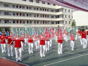中等?？剖侵袑? width=