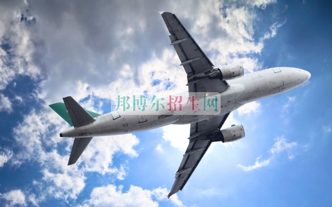高中畢業(yè)讀航空服務