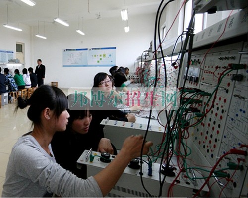計算機應(yīng)用技術(shù)適合女生學(xué)嗎