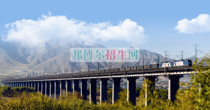 高中畢業(yè)學鐵道工程技術(shù)專業(yè)