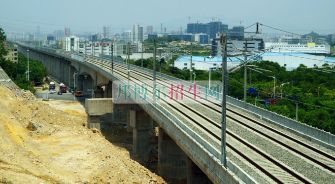 以鐵道工程技術(shù)專(zhuān)業(yè)為王牌的大專(zhuān)學(xué)校有哪些