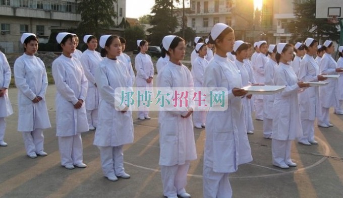 哪個大專學(xué)校高級護(hù)理好
