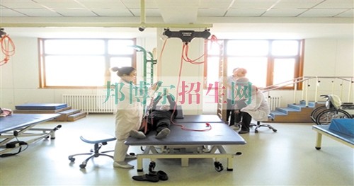 成都哪些大專學(xué)?？祻?fù)治療好