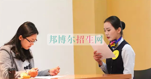 成都航空旅游職業(yè)學(xué)校開啟新學(xué)期首場(chǎng)招聘，場(chǎng)面火爆美女如云
