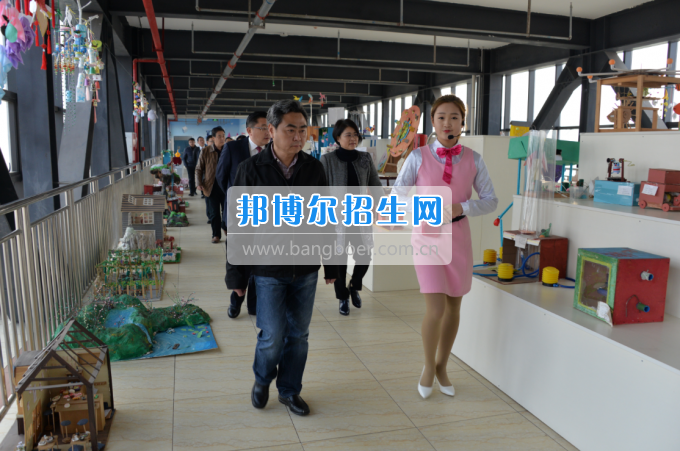 川南幼兒師范高等?？茖W(xué)校迎接隆昌縣創(chuàng)建第四屆省級(jí)文明城市測(cè)評(píng)組考評(píng)