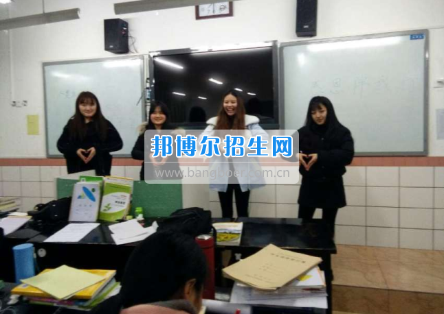 川南幼兒師范高等?？茖W(xué)校學(xué)前教育一系開展“感恩”主題系列教育活動(dòng)