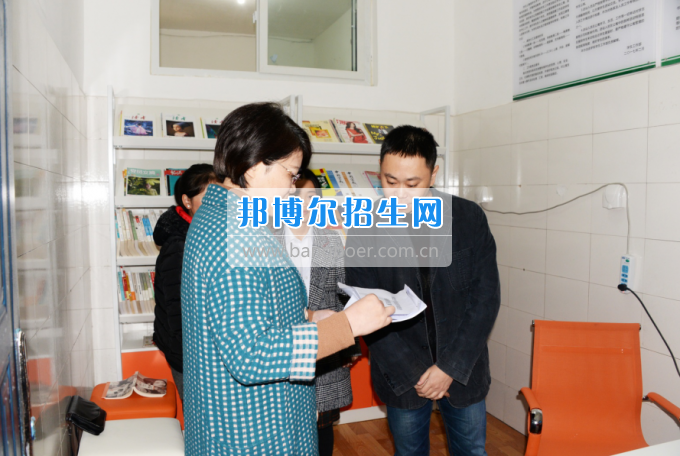 川南幼兒師范高等?？茖W(xué)校黨團(tuán)工作站、圖書漂流站在學(xué)生公寓正式運(yùn)行