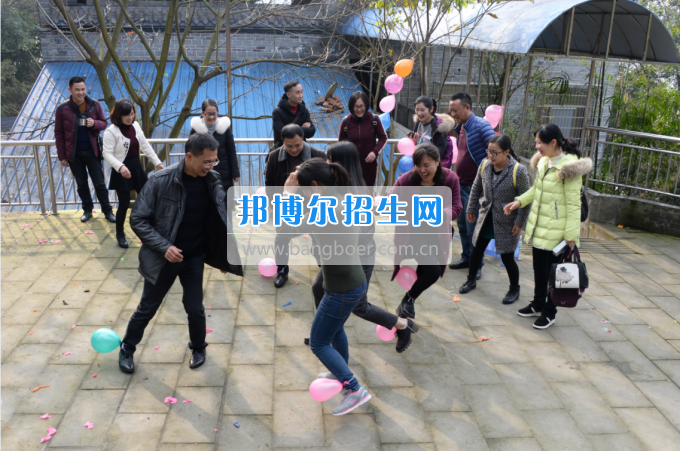 川南幼兒師范高等?？茖W(xué)校舉行慶祝國際勞動婦女節(jié)活動