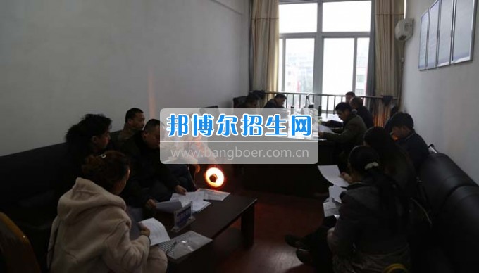 四川省古藺縣職業(yè)高級中學(xué)校集智匯力，全力推進(jìn)依法治校