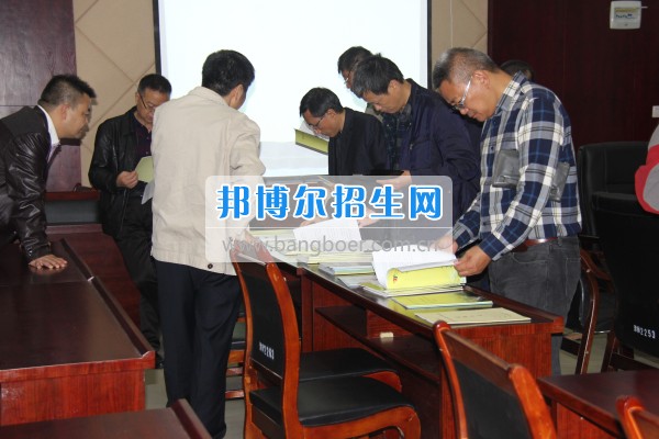 四川省德陽市師培機構負責人來重慶市江津區(qū)師范進修學?？疾旖處熃逃ぷ? width=