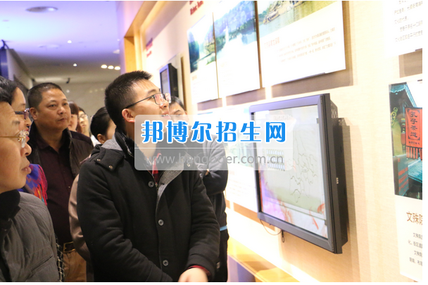 成都市洞子口職業(yè)高級中學(xué)組織師生開展百里中軸看成都主題研學(xué)活動(dòng)