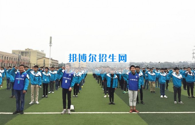 加強文明禮儀養(yǎng)成教育 培養(yǎng)高素質的中國工匠——瀘職校汽車工程部文明禮儀養(yǎng)成教育培訓活動