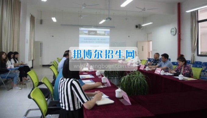 四川省一帶一路促進會會長林忠清一行來四川省經濟管理學校參觀考察，共同商建“一帶一路國際職業(yè)教育中心”