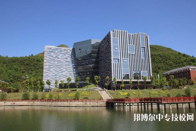 貴州省財政學(xué)校校園環(huán)境真美