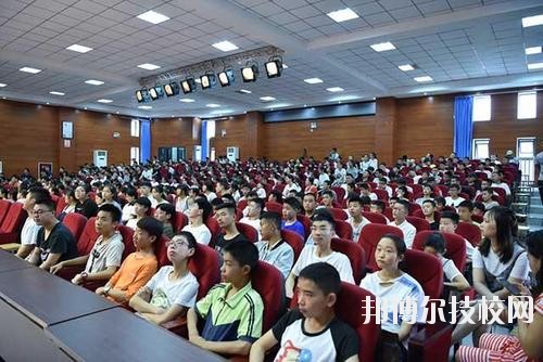 成都溫江區(qū)燎原職業(yè)技術學校2020年報名條件、招生要求、招生對象
