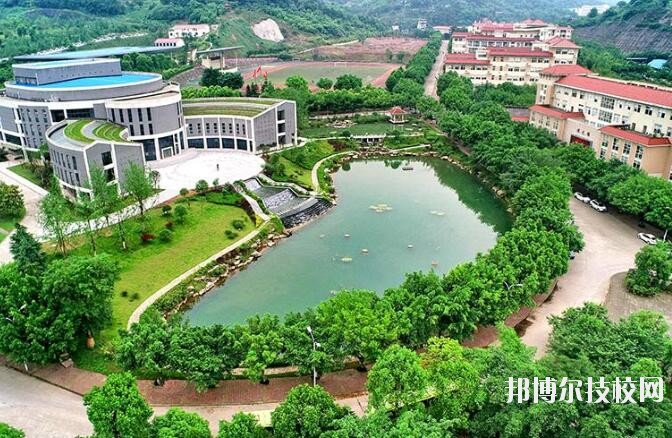 重慶女子職業(yè)高級中學2020年報名條件、招生要求、招生對象