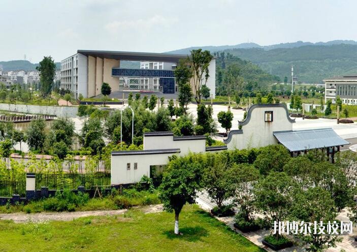 重慶兩江職業(yè)教育中心2020年報名條件、招生要求、招生對象