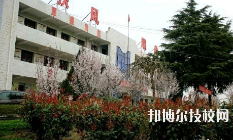 扶風(fēng)縣職業(yè)教育中心2020年報名條件、招生要求、招生對象 