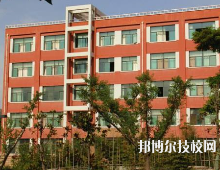 天水市職業(yè)技術學校2020年報名條件、招生要求、招生對象