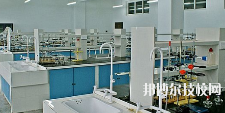 甘肅石化技師學院2020年報名條件、招生要求、招生對象