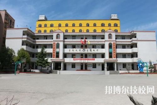黔西中等職業(yè)學(xué)校2020年招生辦聯(lián)系電話(huà)