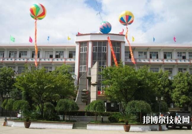 畢節(jié)財貿(mào)學校2020年報名條件、招生要求、招生對象