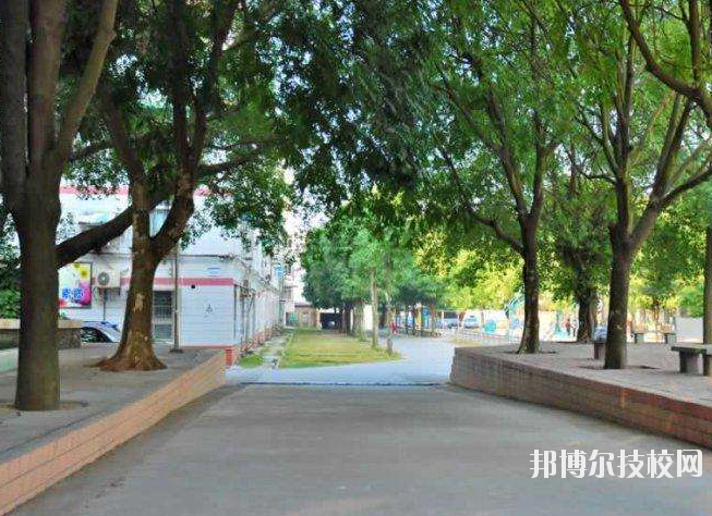 重慶公共交通技工學(xué)校2020年報(bào)名條件、招生要求、招生對象