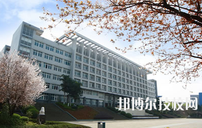 重慶三峽衛(wèi)生學(xué)校2020年報(bào)名條件、招生要求、招生對(duì)象