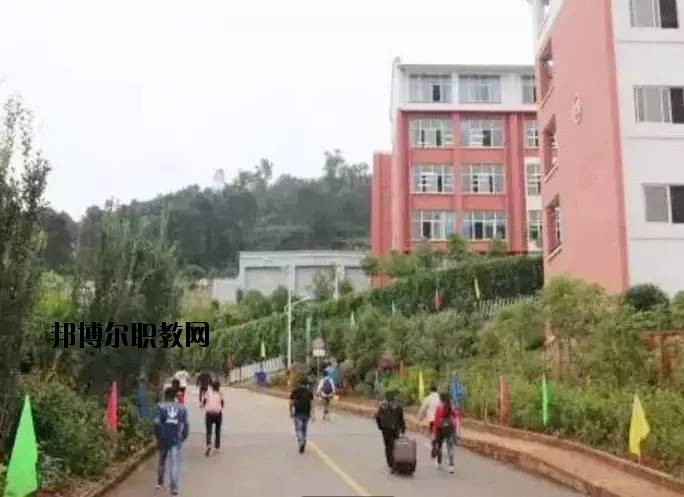 祿勸職業(yè)高級(jí)中學(xué)怎么樣、好不好