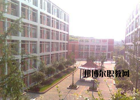 新市職業(yè)高級中學怎么樣，好不好