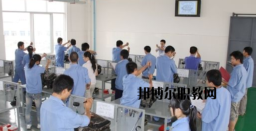 河池交通技工學(xué)校2020年報名條件、招生要求、招生對象 