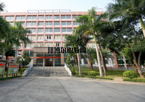重慶華陽技工學(xué)校2020年報(bào)名條件、招生要求、招生對(duì)象