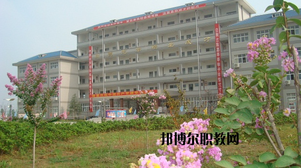 鄂州經貿學校2020年報名條件、招生要求、招生對象