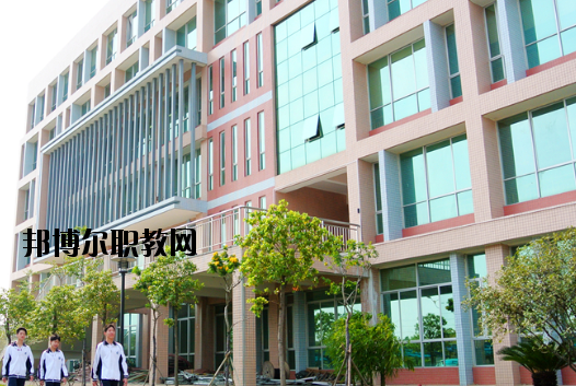 東莞信息技術(shù)學(xué)校2020年報名條件、招生要求、招生對象