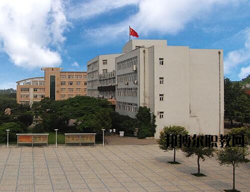 河南醫(yī)藥衛(wèi)生學(xué)校2021年報(bào)名條件、招生對(duì)象
