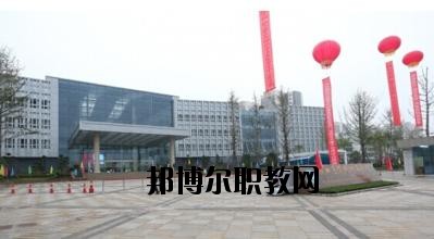 川北醫(yī)學(xué)院附屬醫(yī)院護(hù)士學(xué)校2020年報(bào)名條件、招生要求、招生對(duì)象