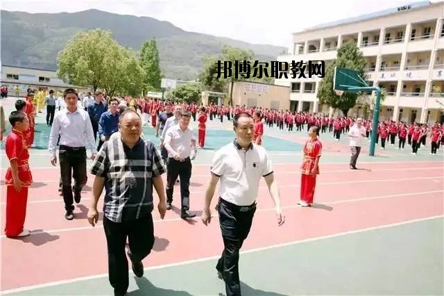 文山文武職業(yè)學校2020年招生辦聯系電話