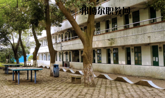 柳州汽車運(yùn)輸技工學(xué)校2020年報(bào)名條件、招生要求、招生對(duì)象