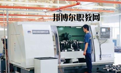 河南信陽航空服務(wù)學校2021年報名條件、招生要求、招生對象