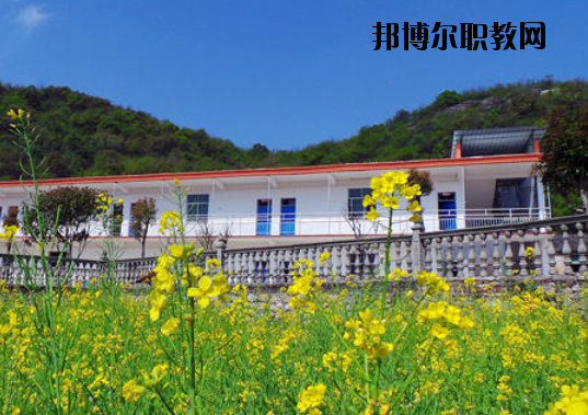 景德鎮(zhèn)傳統(tǒng)文化職業(yè)學校2020年報名條件、招生要求、招生對象