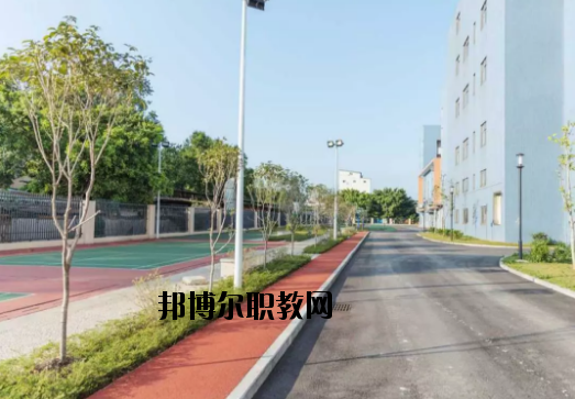 廣東華文航空藝術(shù)職業(yè)學(xué)校2020年報(bào)名條件、招生要求、招生對(duì)象