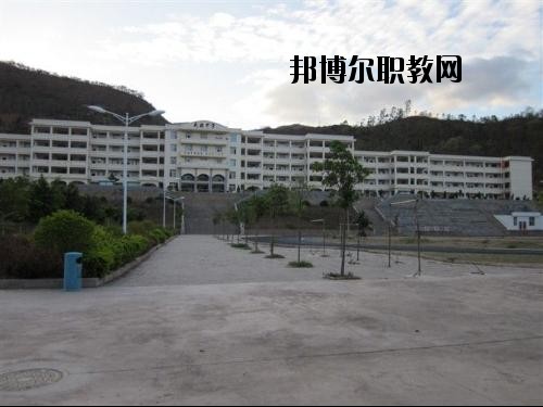 保山隆陽區(qū)職業(yè)技術(shù)學校2020年學費、收費多少