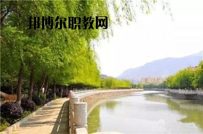 華坪縣職業(yè)高級中學(xué)2020年報名條件、招生要求、招生對象