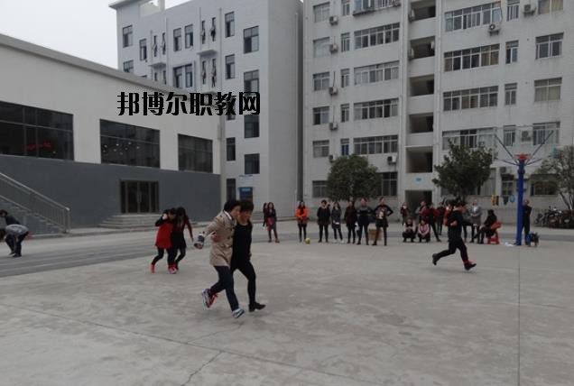 ?？德毥讨行膶W(xué)校怎么樣、好不好