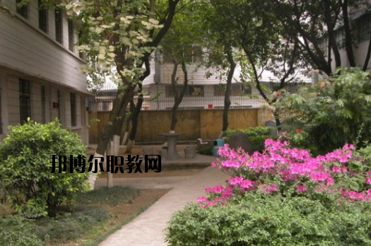廣州港技工學(xué)校2020年報名條件、招生要求、招生對象