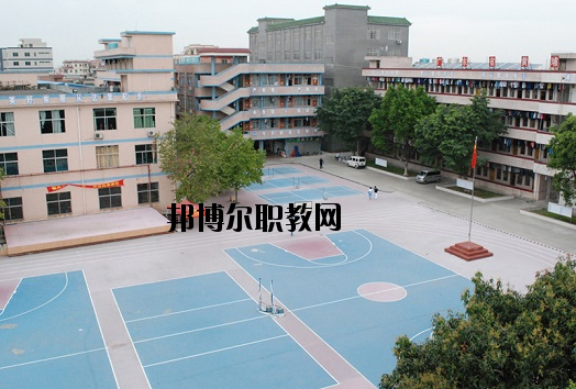 廣東黃埔技工學(xué)校2020年報名條件、招生要求、招生對象